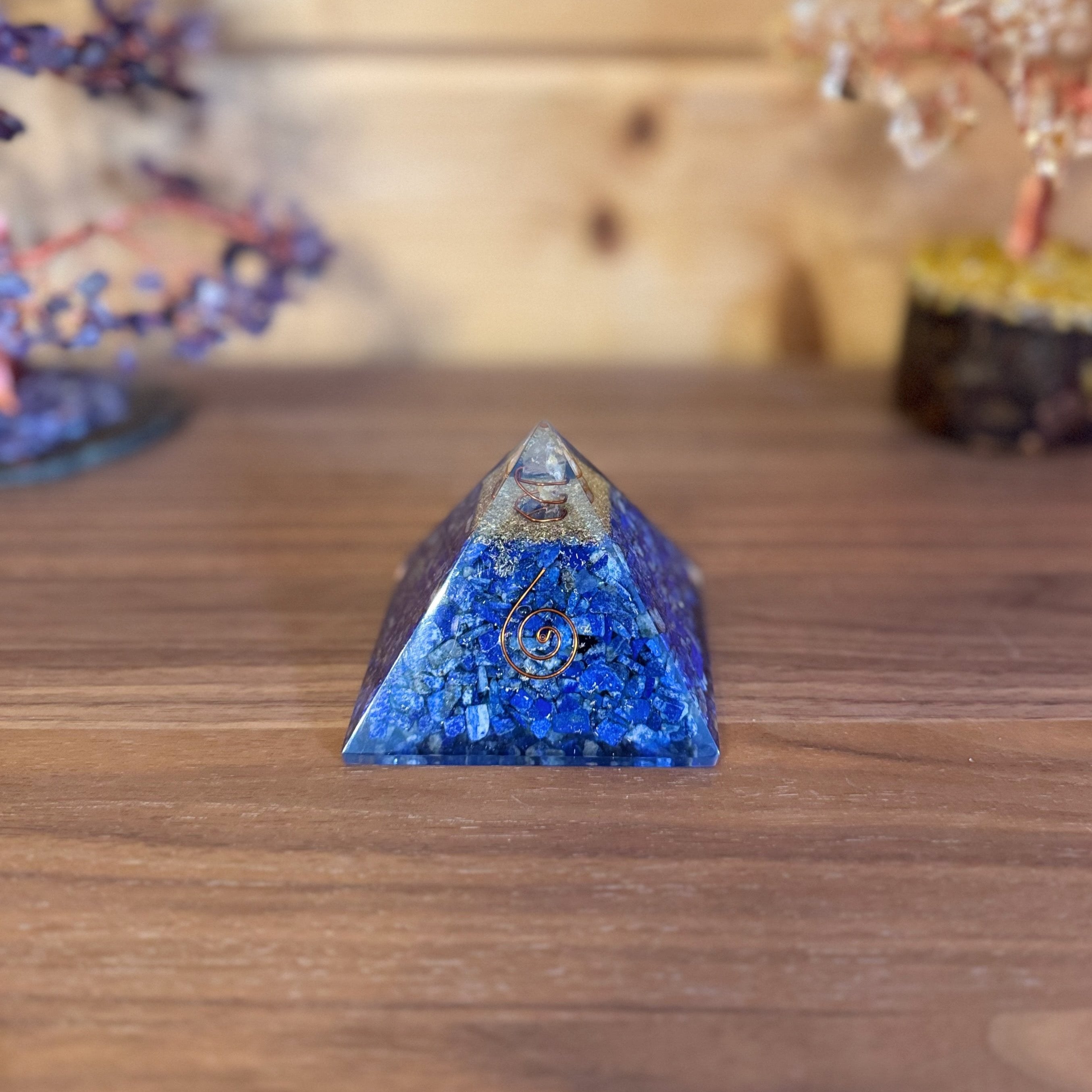 Pyramide Orgonite en Lapis Lazuli