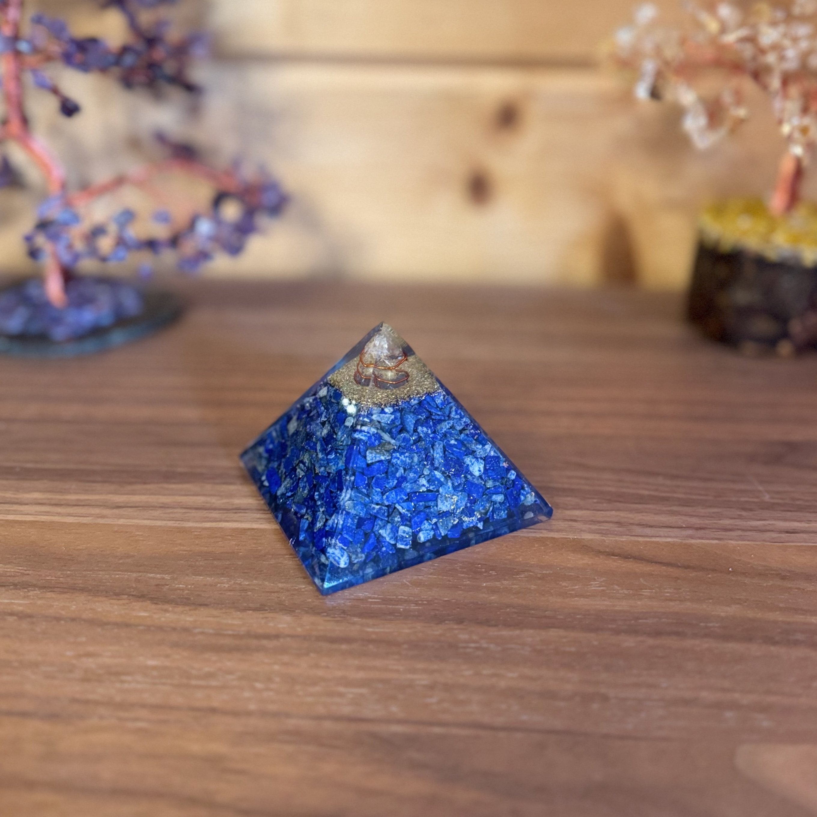 Pyramide Orgonite en Lapis Lazuli