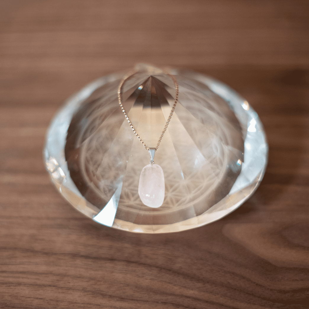 Pendentif Quartz rose - Pierre naturelle de lithothérapie - Chantal Vereyen